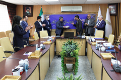 مراسم تقدیر از زحمات و تلاشهای معاون آموزشی موسسه